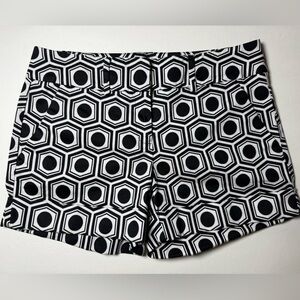 New York Co size 6 Black & White Geo Print Women’s Shorts